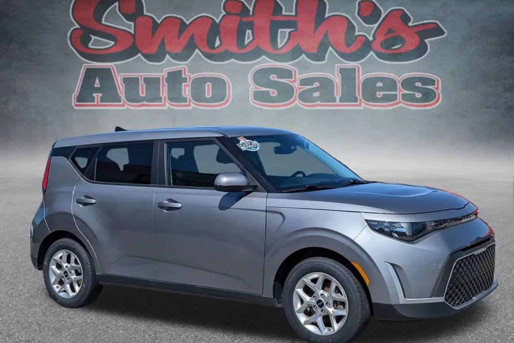 2023 Kia Soul S photo 1