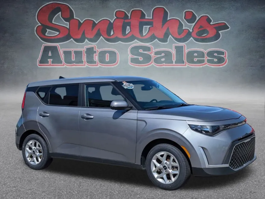 2023 Kia Soul S photo 1