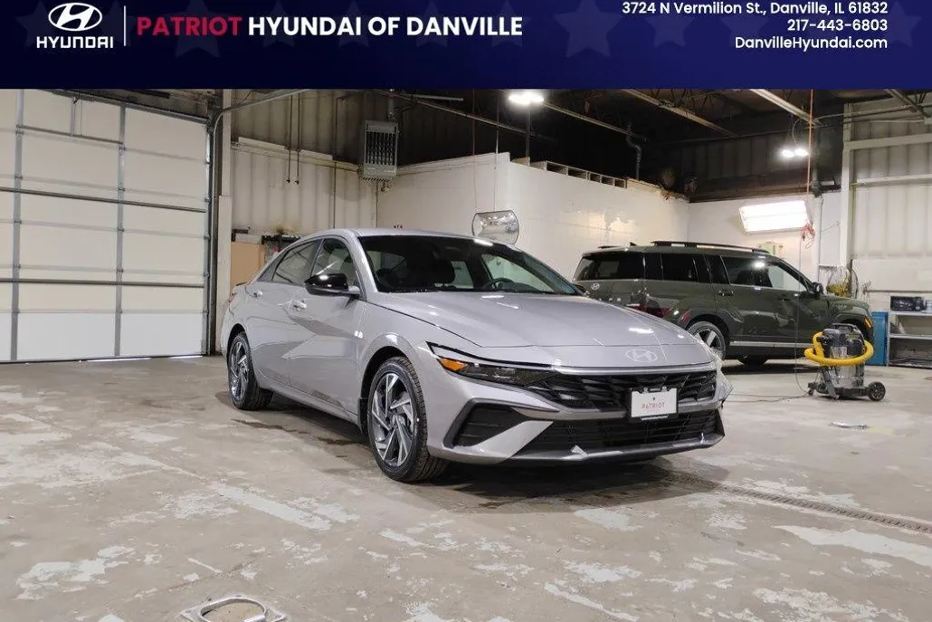 2025 Hyundai Elantra SEL Sport photo 1