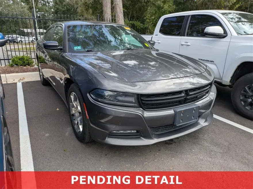 2016 Dodge Charger SXT photo 1