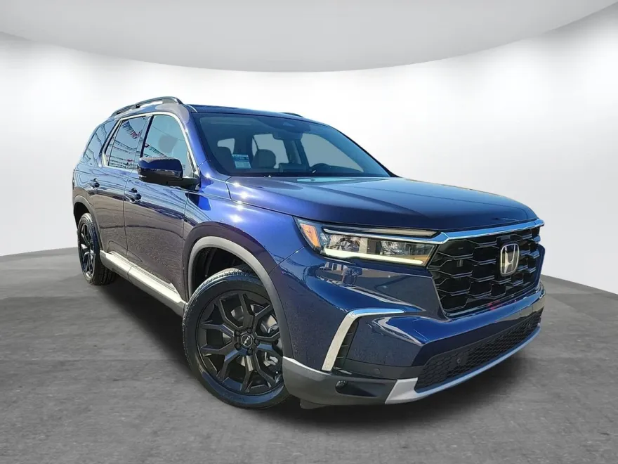 2025 Honda Pilot Touring photo 1