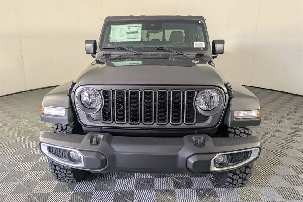 2025 Jeep Gladiator Sport photo 1
