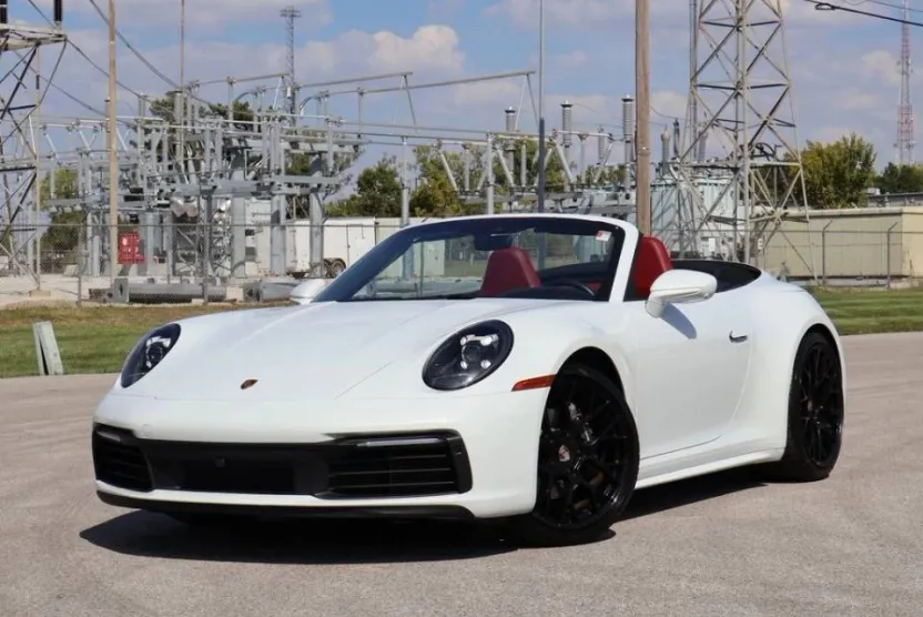 2020 Porsche 911 Cabriolet photo 1