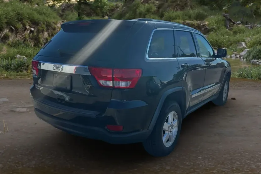 2012 Jeep Grand Cherokee Laredo Sport photo 1
