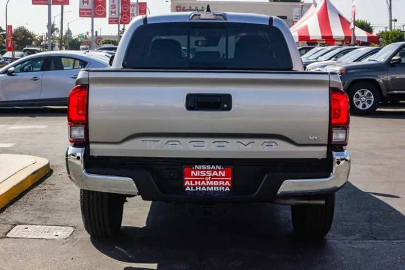 2022 Toyota Tacoma SR5 photo 1