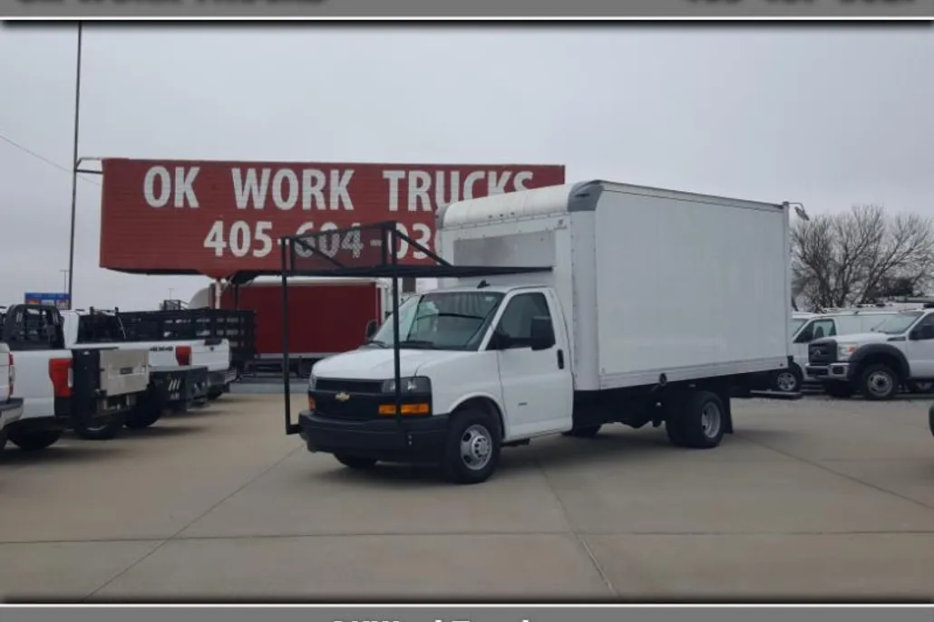 2021 Chevrolet Express 3500 Cutaway photo 1