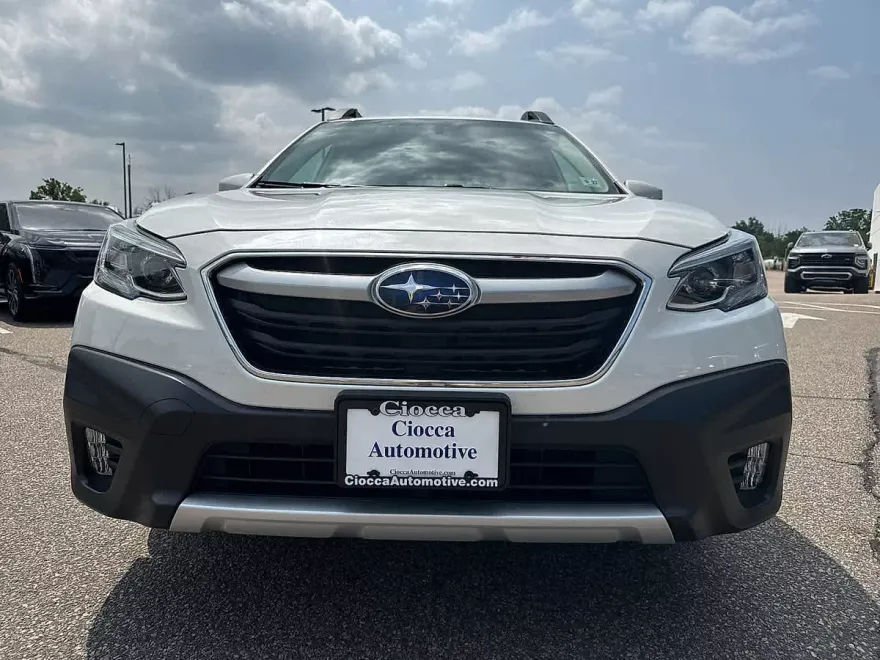 2022 Subaru Outback Limited photo 1