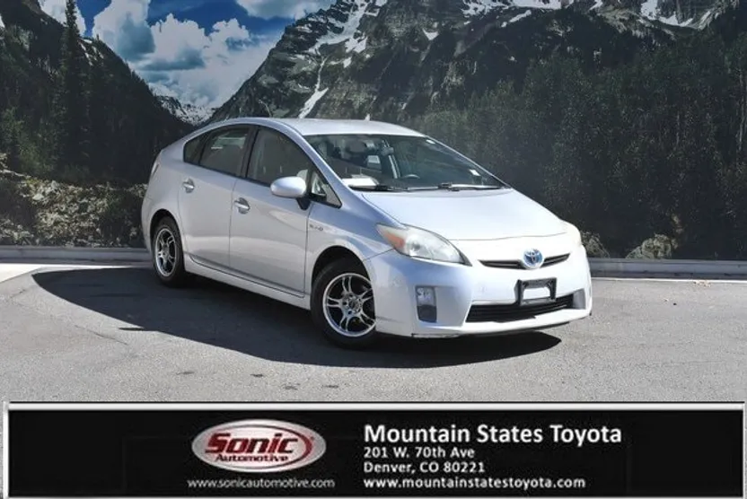 2010 Toyota Prius Two photo 1