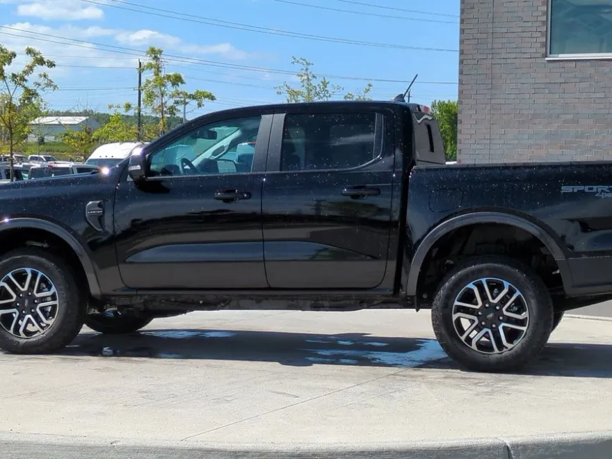 2024 Ford Ranger Lariat photo 4