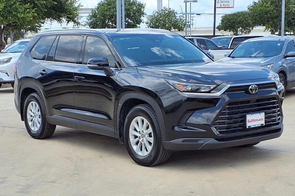 2024 Toyota Grand Highlander XLE photo 1