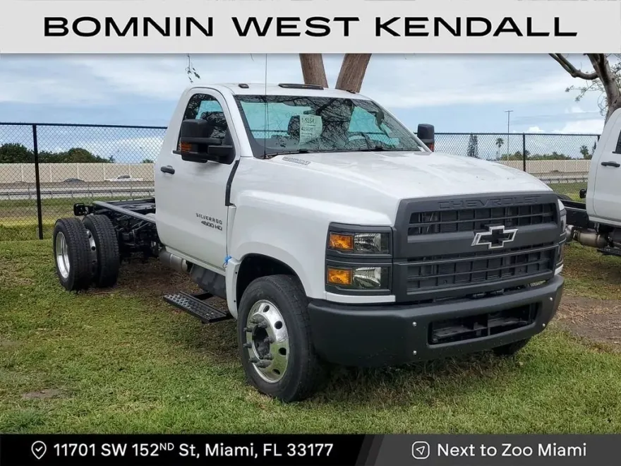 2024 Chevrolet Silverado 4500HD Work Truck photo 1