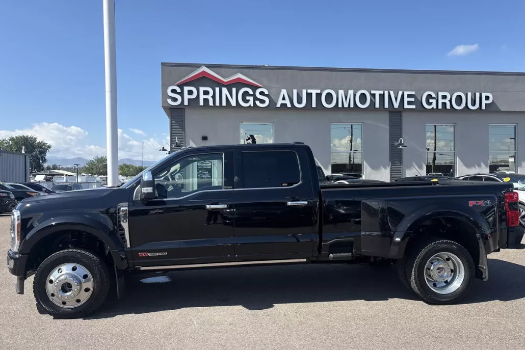 2025 Ford F-450 photo 1