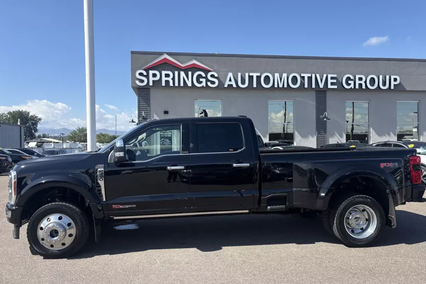 2025 Ford F-450 photo 1