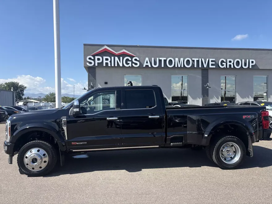 2025 Ford F-450 photo 1