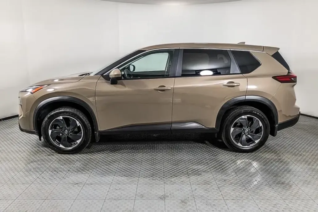 2024 Nissan Rogue SV photo 1