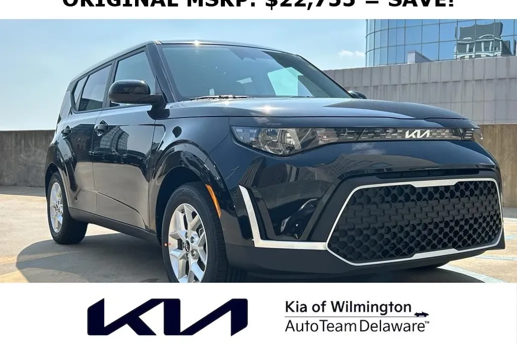 2025 Kia Soul LX photo 1