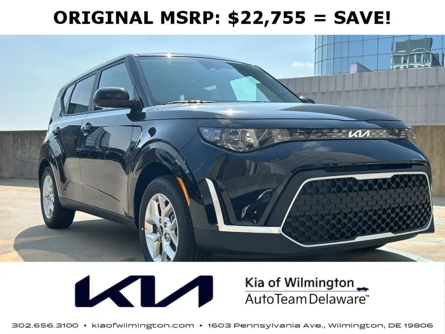 2025 Kia Soul LX photo 1