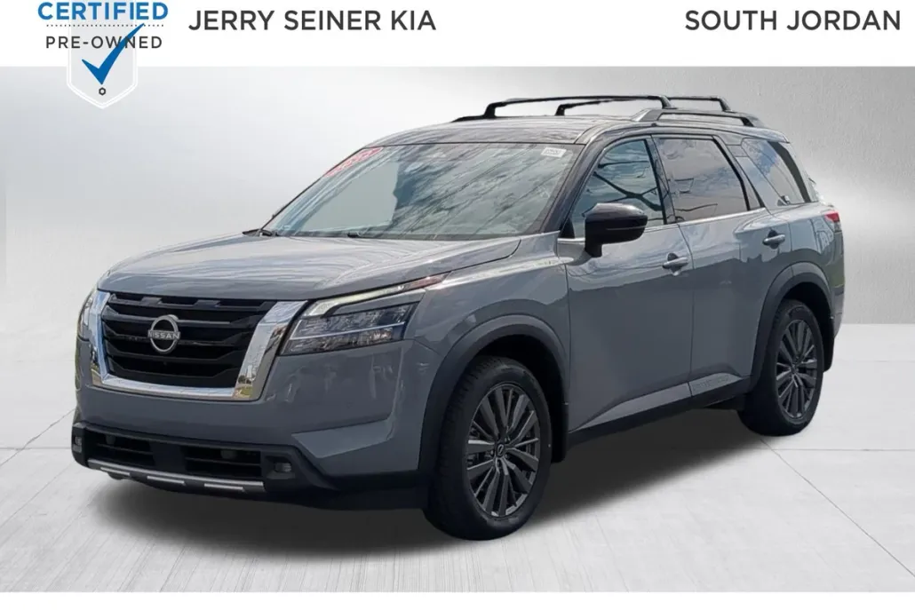 2022 Nissan Pathfinder SL photo 1
