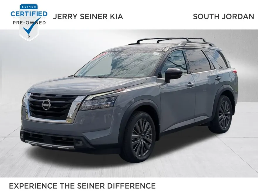 2022 Nissan Pathfinder SL photo 1