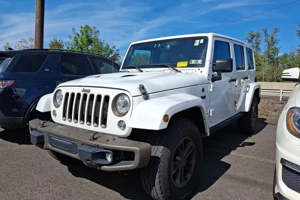2017 Jeep Wrangler Unlimited Anniversary Edition Sport photo 1