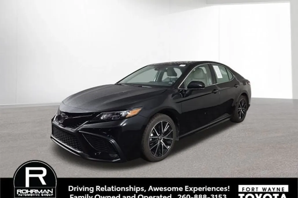 2024 Toyota Camry SE photo 1
