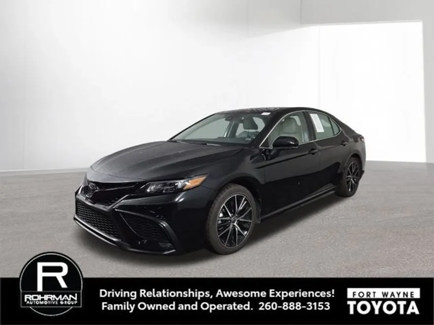 2024 Toyota Camry SE photo 1