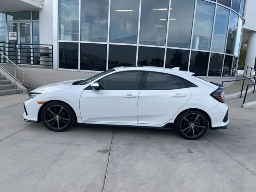 2020 Honda Civic Hatchback Sport Touring photo 1