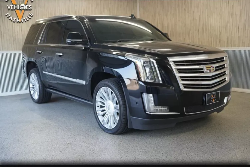2017 Cadillac Escalade Platinum photo 1