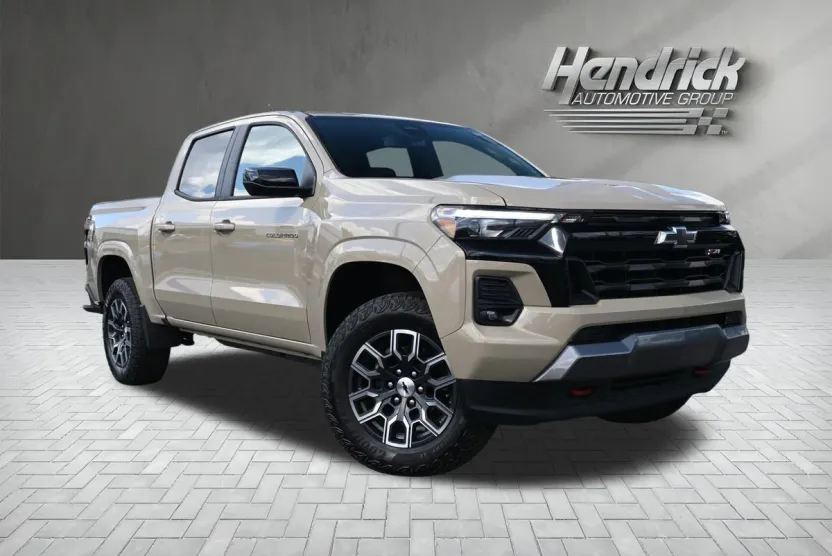 2023 Chevrolet Colorado Z71 photo 1