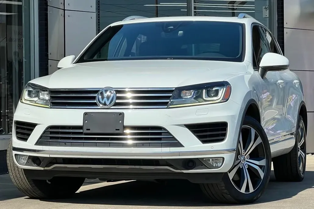 2017 Volkswagen Touareg Wolfsburg Edition photo 1