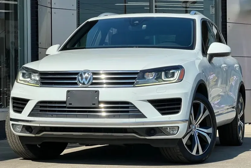 2017 Volkswagen Touareg Wolfsburg Edition photo 1