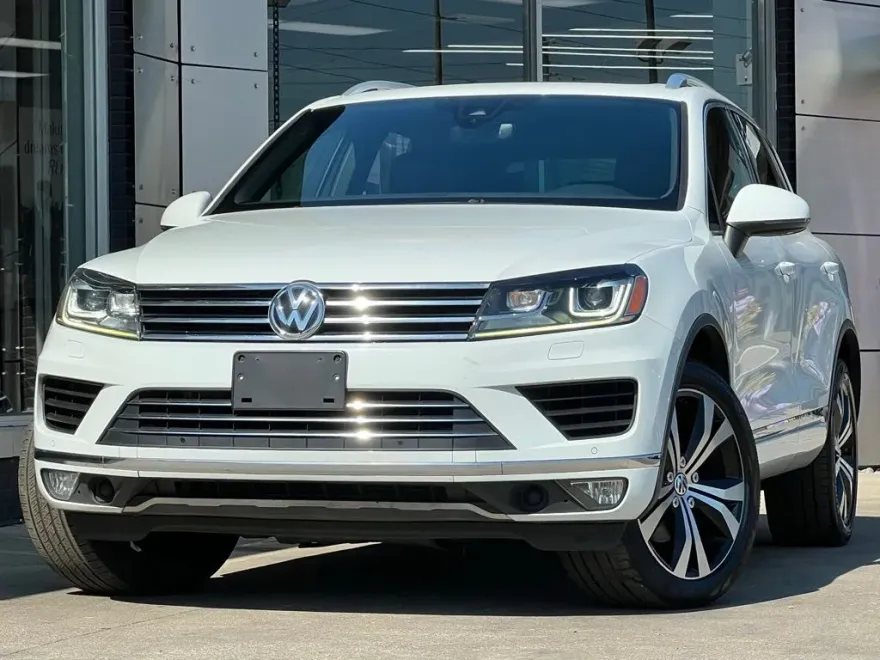 2017 Volkswagen Touareg Wolfsburg Edition photo 1