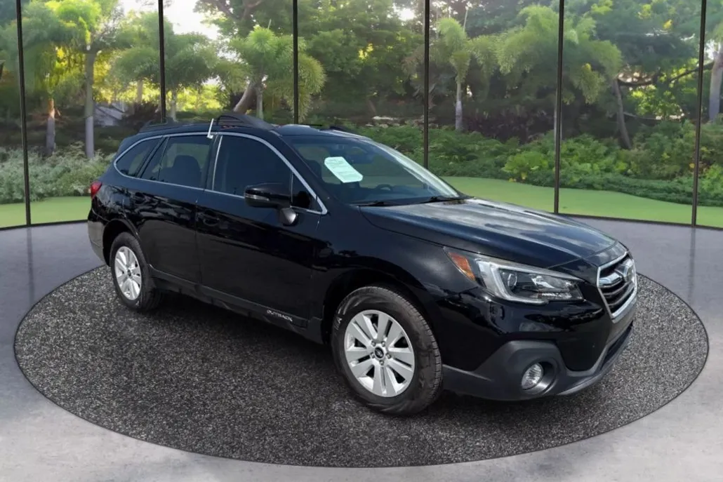 2018 Subaru Outback 2.5i Premium photo 1