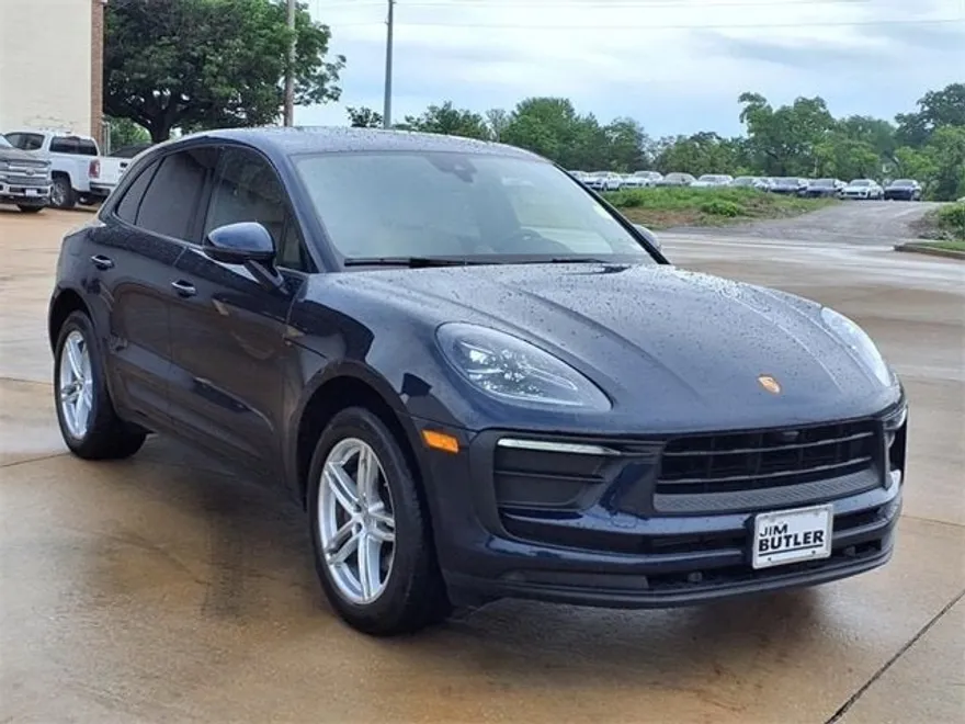 2022 Porsche Macan Base photo 1