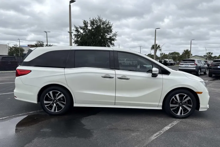 2019 Honda Odyssey Elite photo 1