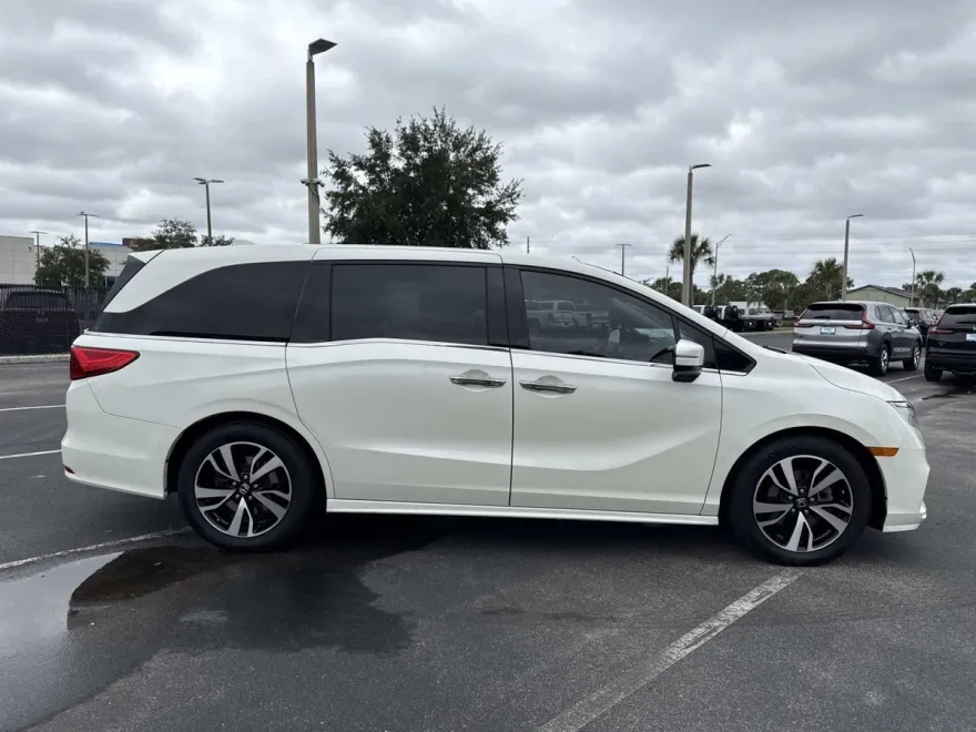2019 Honda Odyssey Elite photo 1