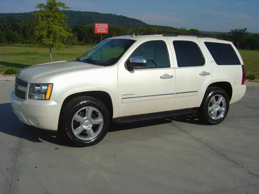 2011 Chevrolet Tahoe LTZ photo 1