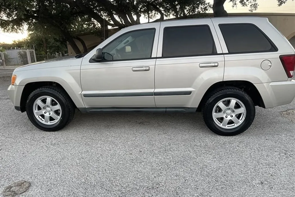2008 Jeep Grand Cherokee Laredo photo 1