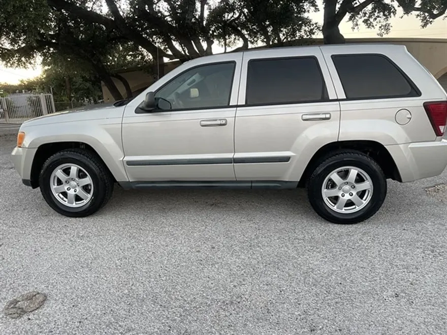 2008 Jeep Grand Cherokee Laredo photo 1