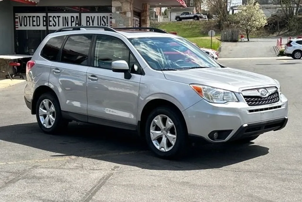 2016 Subaru Forester 2.5i Premium photo 1