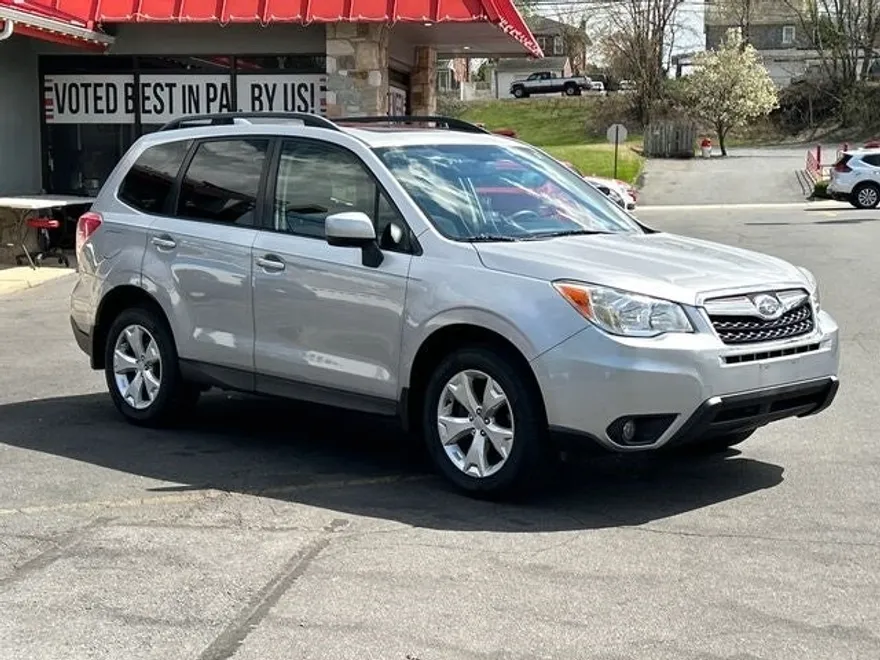 2016 Subaru Forester 2.5i Premium photo 1