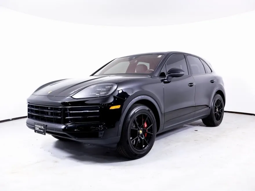 2024 Porsche Cayenne photo 1