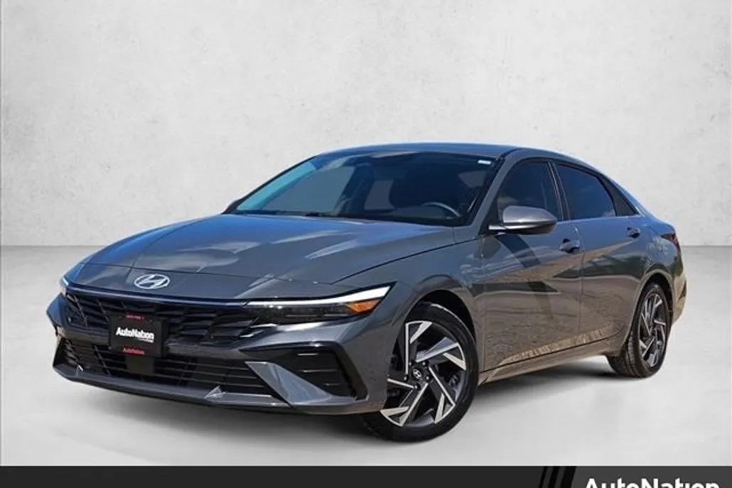 2024 Hyundai Elantra SEL Convenience photo 1