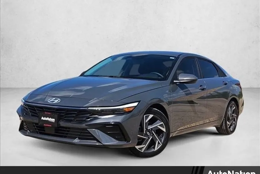 2024 Hyundai Elantra SEL Convenience photo 1