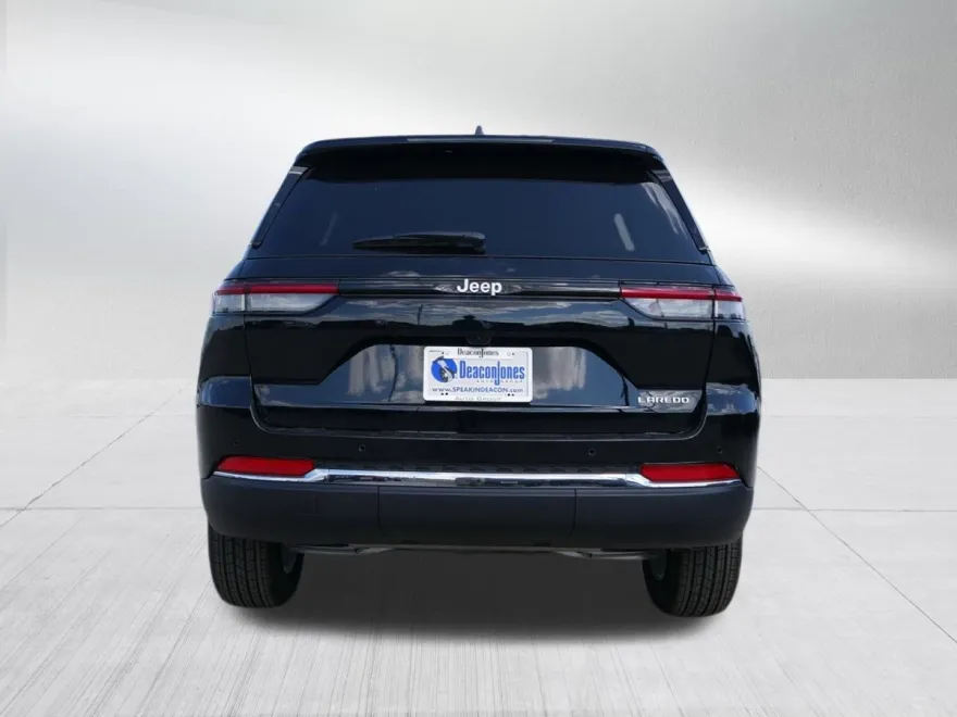 2025 Jeep Grand Cherokee Laredo photo 1