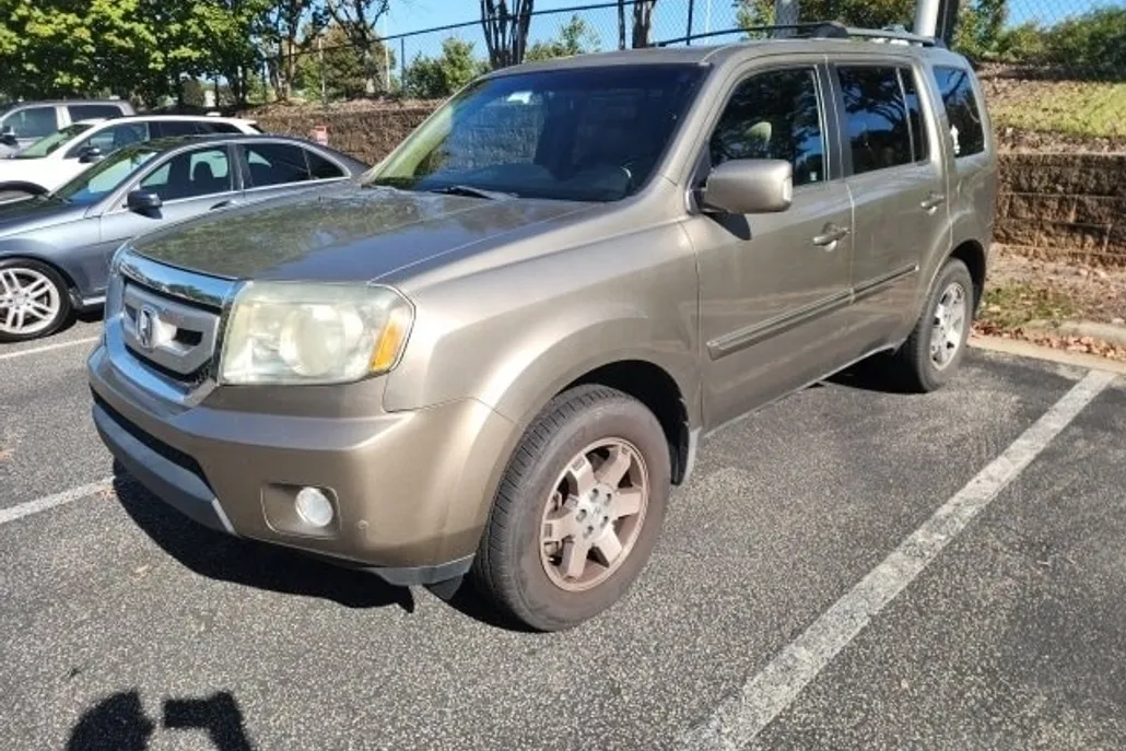 2010 Honda Pilot Touring photo 1
