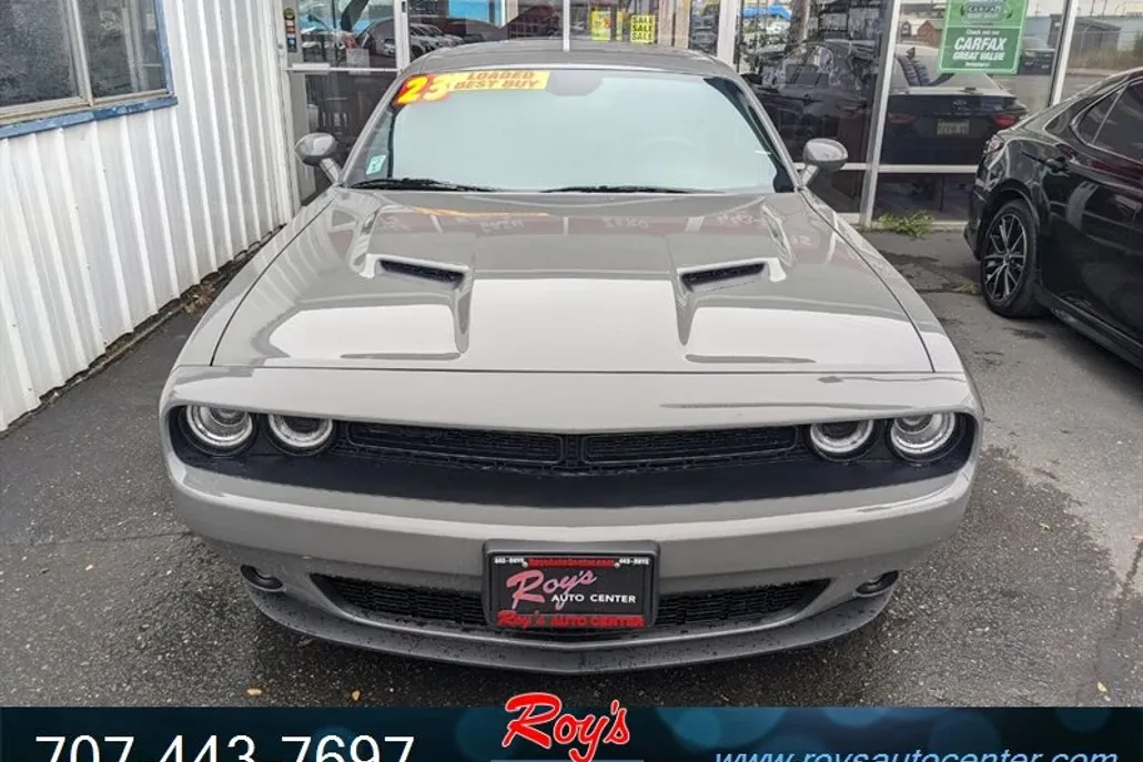 2023 Dodge Challenger SXT photo 1