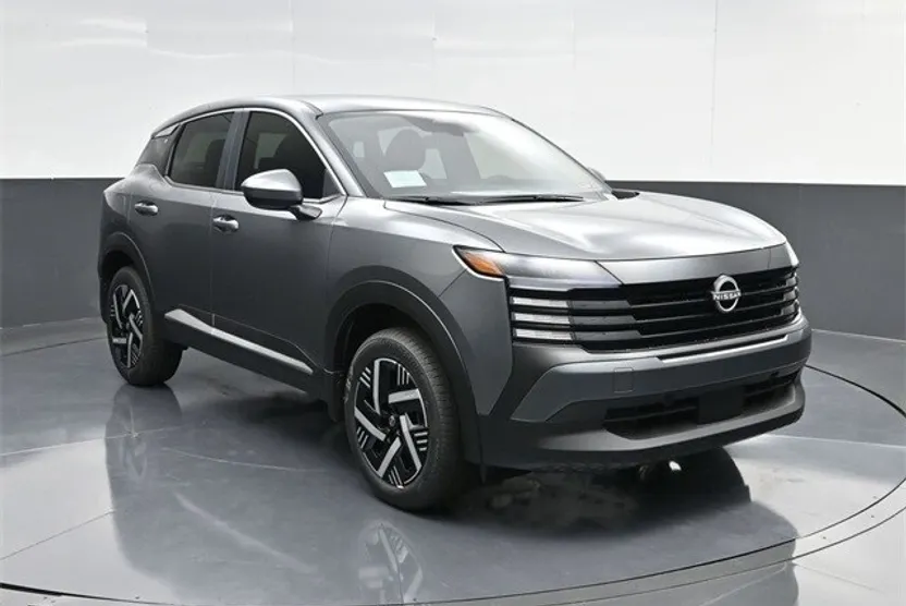 2025 Nissan Kicks SV photo 1