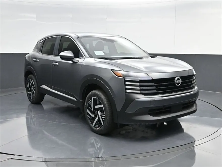 2025 Nissan Kicks SV photo 1