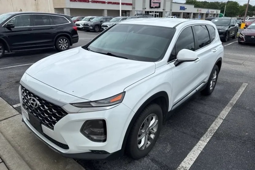 2019 Hyundai Santa Fe SE photo 1
